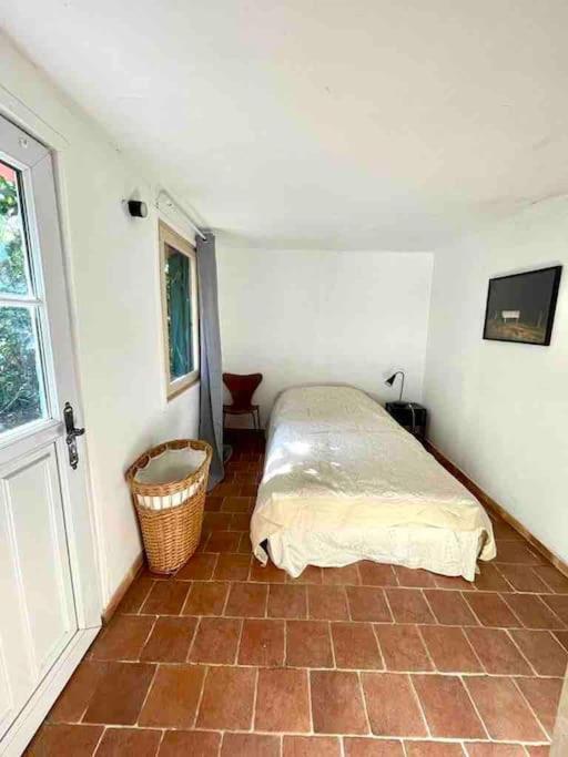 Charmante Maison Dans Jardin, Calme, 55M2- 2Ch, Metro, Tres Proche Paris Vitry-sur-Seine Exterior foto